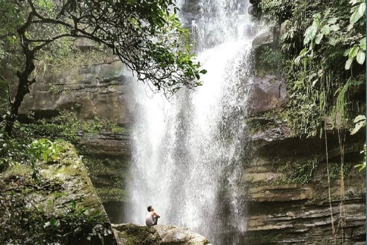 Indah CiptaanNya, Berikut Rekomendasi 20 Objek Wisata Air Terjun di Kalimantan Timur yang Wajib Dikunjungi