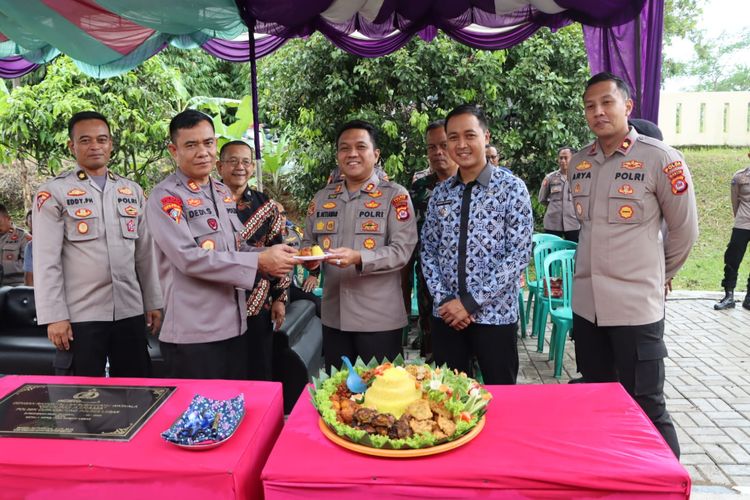 Mapolsek Curugbitung Diresmikan, Kapolres Lebak Tekankan agar Pelayanan ke Masyarakat Bisa Maksimal