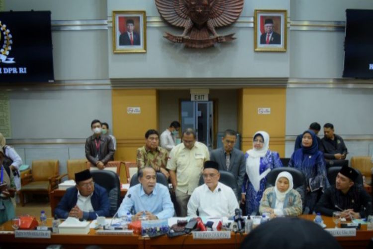 DPR Minta Kemenag Turunkan Biaya Haji: Kasihan Masyarakat yang Sudah Menabung Bertahun-tahun