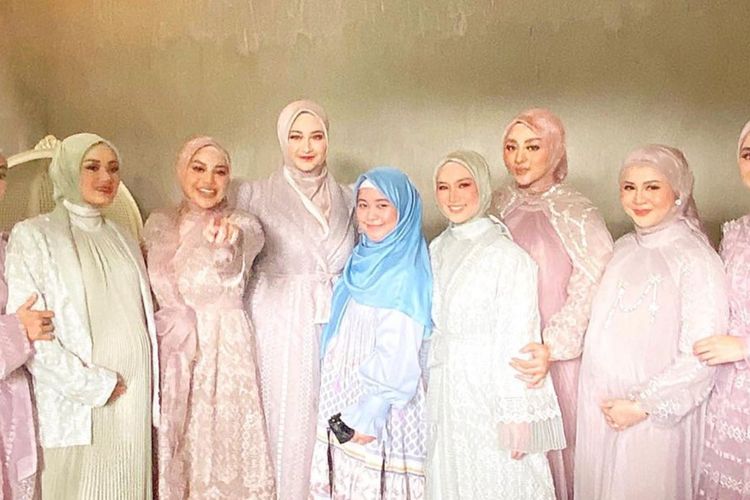 Kompak Tampil Elegan Bareng Geng Mamayu Begini Syifa Hadju Cantik