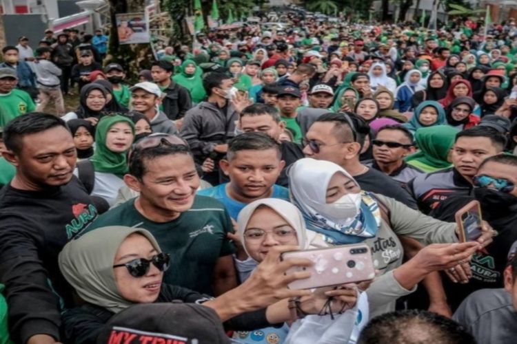 Kunjungi Hutan Wisata Pinus Malino, Sandiaga Uno Dikelilingi Pengunjung Berkaos Hijau, Netizen: Ijo PPP