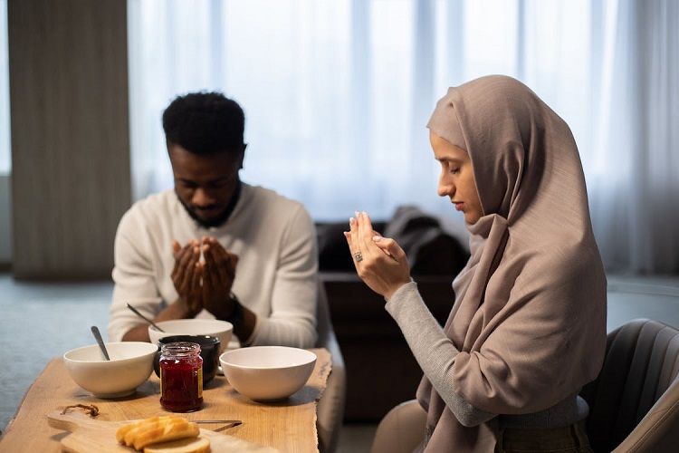  Doa Berbuka Puasa Ramadhan, Lengkap Dengan Artinya