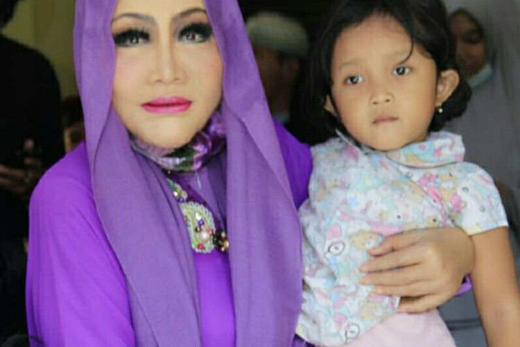 Erna Santoso Wanita Tangguh Untuk Kebahagiaan Anak-anak Indonesia Kurang Beruntung.