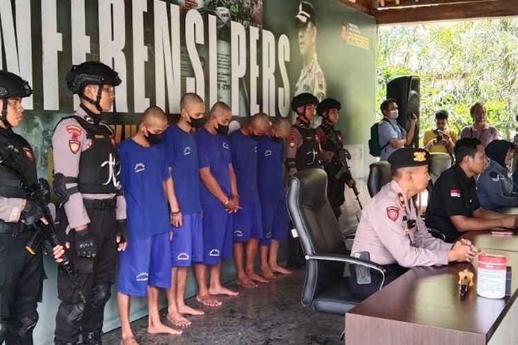 Bawa 30 Kg Bahan Peledak, Dua Pelaku Ditangkap