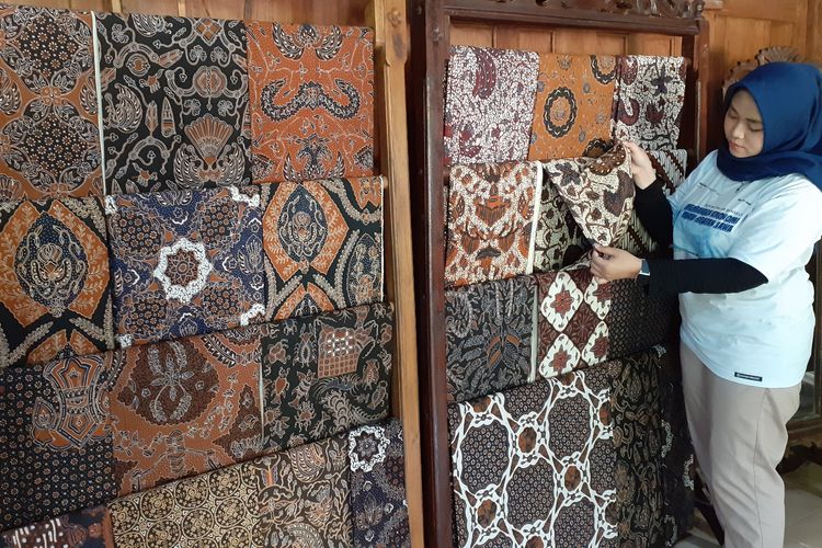 Menariknya Belajar Membatik dari Hulu ke Hilir di Giriloyo