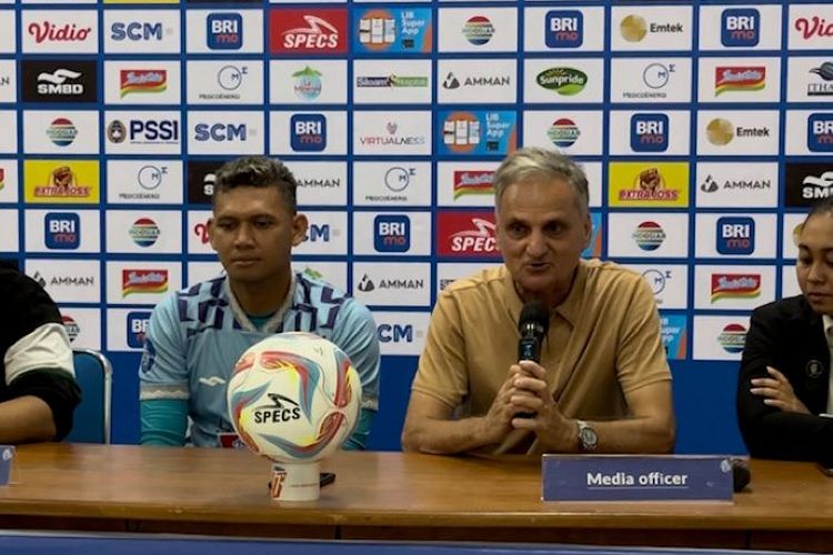 Gusti Randa Ungkap Situasi, Marian Mihail Tunggu Keputusan Manajemen PSS