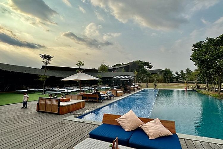 Tip Tap Toe Bawa Nuansa Seminyak ke Jalan Palagan, Berenang Ngechill hingga Konser Musik