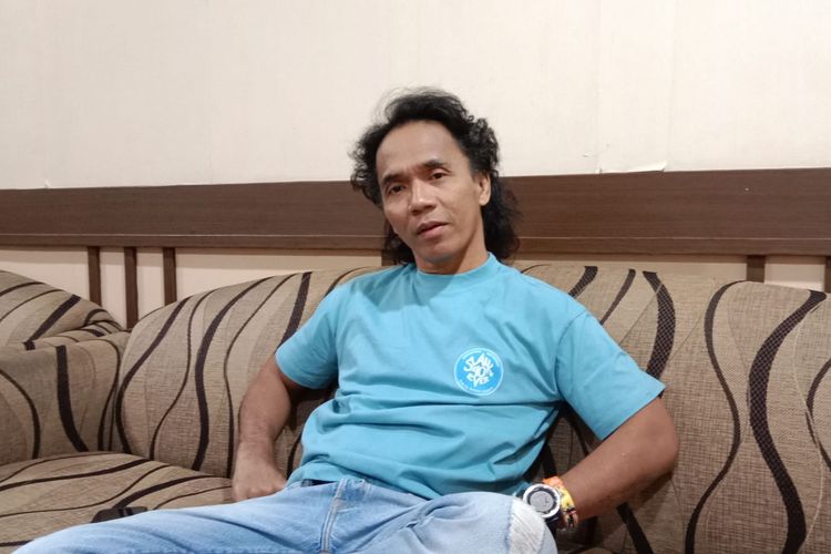 Kaka Slank Selalu Rindu Naik Vespa