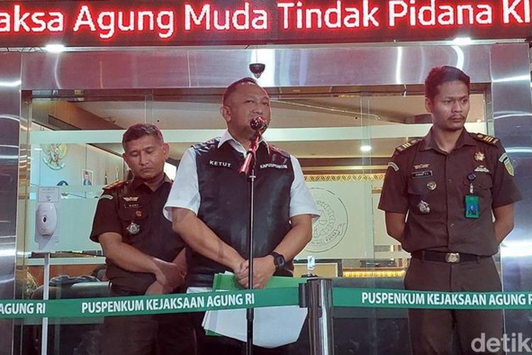 Kejagung Geledah Tujuh Tempat Terkait Kasus Ekspor CPO, Sita Kapal dan Helikopter