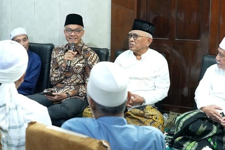 Capres Ganjar Pranowo Lakukan Silaturahmi dengan Ulama di Pondok Pesantren Al Anwar