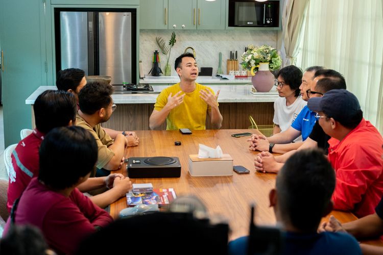 Raffi Ahmad Gandeng Tim Modifikator Terbaik NMAA Berikan Supergiveaway di OLX Autos IMX 2023