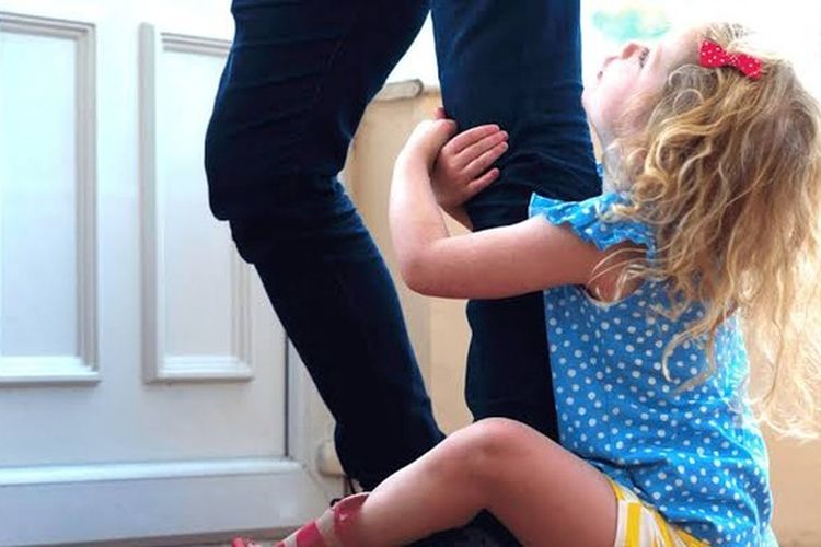 Anak Tantrum Tak Ingin Berpisah Saat Ibu Hendak Bekerja? Perhatikan Hal Ini Agar Anak Tenang dan Ibu Nyaman