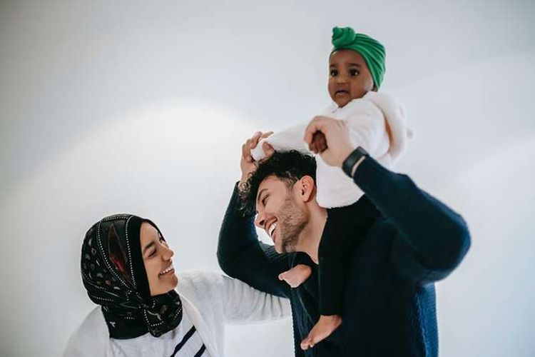 Bagaimana Seharusnya Mendidik Anak Perempuan dalam Islam? Begini Tips Parenting Ala Rasullullah