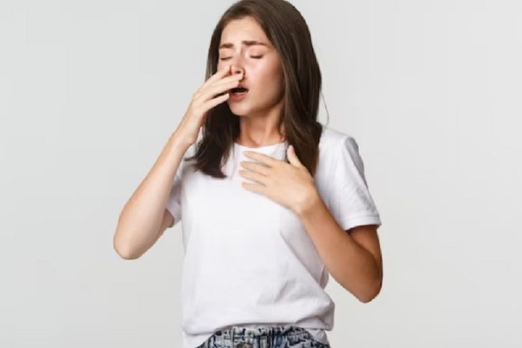 Mengapa Kita Menutup Mata Saat Bersin? Penjelasan Ilmiah di Balik Kebiasaan Ini