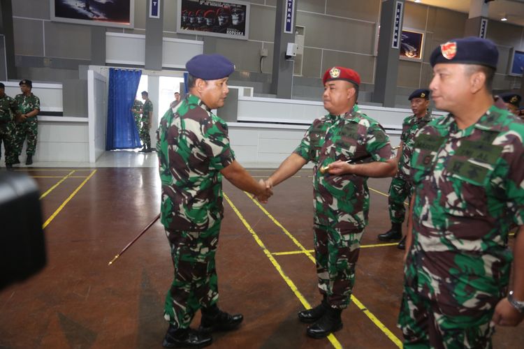 Senyum Kebahagiaan, Menghantarkan Kenaikan Pangkat Satu Tingkat Lebih Tinggi Personel Koarmada II