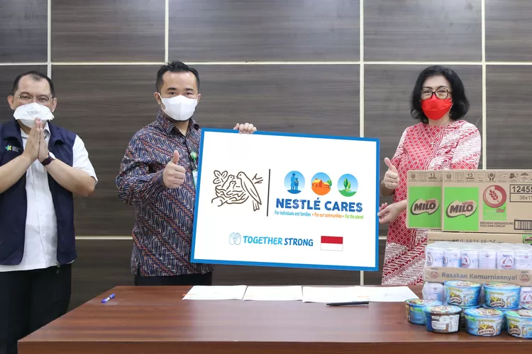Nestlě&nbsp;Indonesia menyalurkan bantuan untuk Rumah Sakit Darurat Covid-19 Wisma Haji Pondok Gede. (Dok. Nestlě&nbsp;Indonesia )