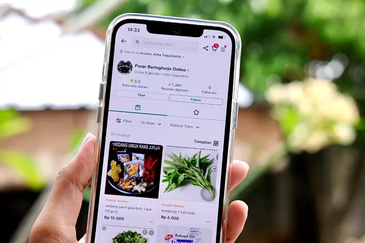 Digitalisasi Pasar Beringharjo di Yogyakarta telah memfasilitasi puluhan pedagang berjualan melalui pemanfaatan platform Tokopedia di tengah pandemi.  (Foto: Tokopedia   )