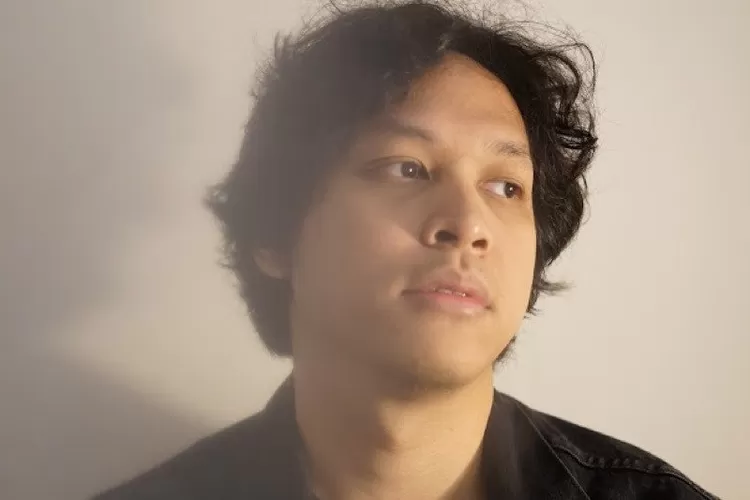 Musisi Baskara Putra atau yang dikenal dengan nama Hindia ( ANTARA/HO)