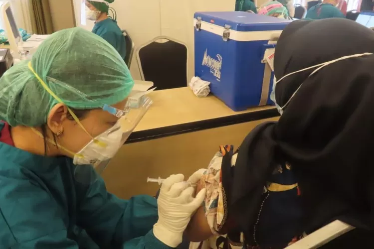 Vaksinasi (pekalongankota.go.id.)