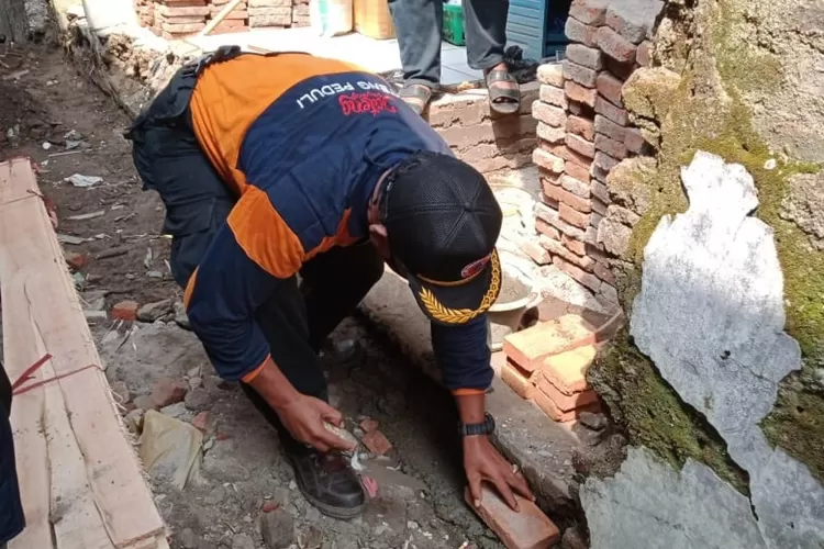 Pemkot Pekalongan Berikan Bantuan Untuk 64 Rumah Roboh di Daerah Pekalongan Utara./pekalongankota.go.id/dok