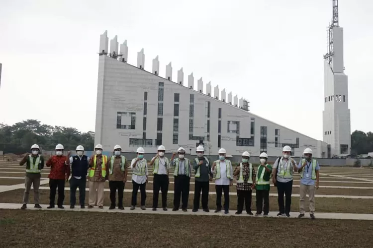 Asisten Deputi Infrastruktur Dasar, Perkotaan, dan Sumber Daya Air, Deputi Infrastruktur dan Transportasi , Rahman Hidayat melakukan kunjungan kerja ke Kampus UIII (Foto: Biro Komunikasi Kemenko Bidang Kemaritiman dan Investasi)