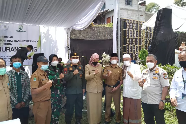Pemerintah KBB bersama unsur Muspida dan Administratur KPH Bandung Utara meresmikan Rest Area Pesona Burangrang, Desa Kertawangi, Kecamatan Cisarua, KBB,Minggu 24/08/2021 (Foto: Istimewa - Uwo)