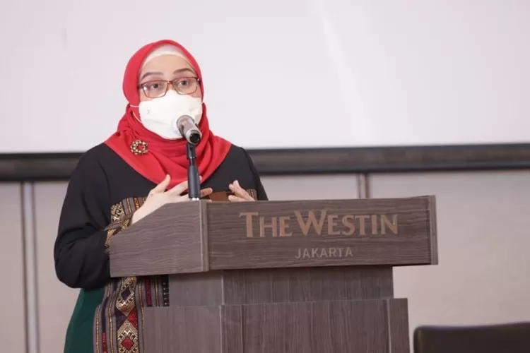 Direktur Jenderal Pembinaan Hubungan Industrial dan Jaminan Sosial Kementerian Ketenagakerjaan Indah Anggoro Putri dalam Forum Koordinasi Persiapan Penetapan Upah Minimum Tahun 2022 yang diselenggarakan di Jakarta, Selasa (24/8/2021) ( (ANTARA/HO-Kementerian Ketenagakerjaan))