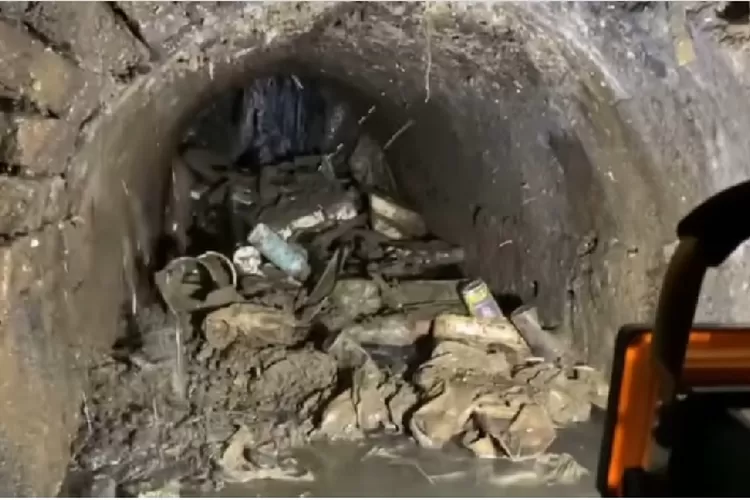 Terowongan Bersejarah Peninggalan Belanda ({istagram} bimaaryasugiarto)