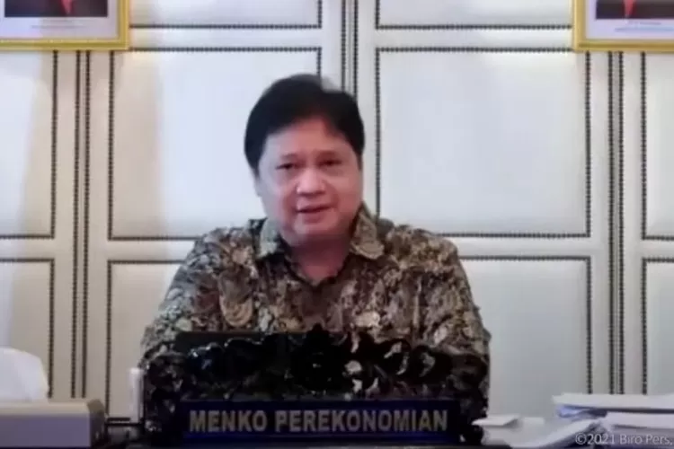 Menko Perekonomian, Airlangga Hartarto dalam keterangan pers mengenai PPKM, Senin (30/08/2021), secara virtual (Setkab.go.id)