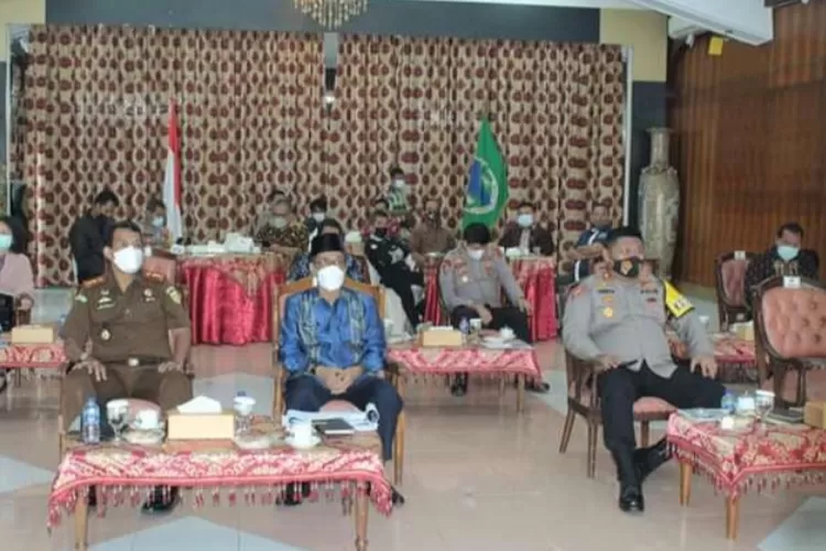 Wabup Batanghari mengikuti arahan viartual Mendagri (Klikanggaran/Anuza)