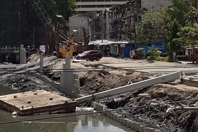 Revitalisasi Sungai Lambidaro  (Klikanggaran/IyanLingau)