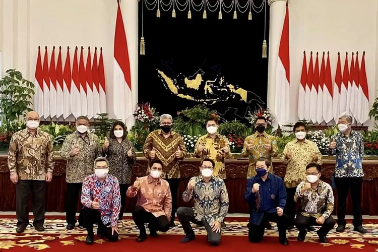 tamu undangan berfoto bersama di Istana Negara - Foto: Dok pribadi.