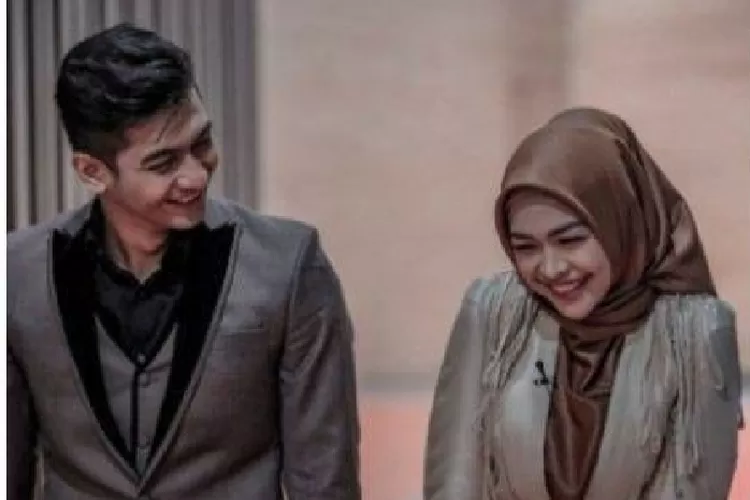 Ria Ricis dan calon suami Teuku Ryan. (Instagram/@riaricis)