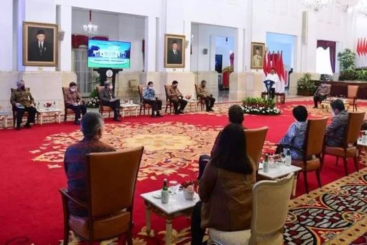 Foto: Presiden Joko Widodo menerima perwakilan Perhimpunan Insan Perunggasan dan Peternak Ayam Petelur, Rabu (15/09/2021), di Istana Negara, Jakarta. (Dok.BPMISetpres/Lukas)