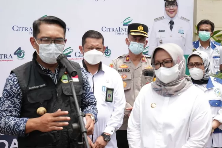 Gubernur Jawa Barat, Ridwan Kamil dan Bupati Bogor, Ade Yadin tinjau langsung Vaksinasi Joonggol (Diskominfo Kabupaten Bogor)