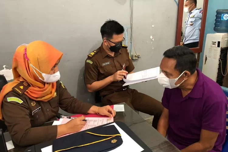 Catur Handoko [kanan]  (Klikanggaran/Iyan)