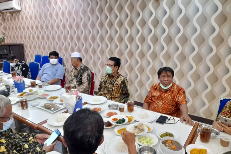 Bupati Pasaman Barat, H. Hamsuardi (Kopiah Putih) saat silaturahim dengan IKPB Jakarta Raya