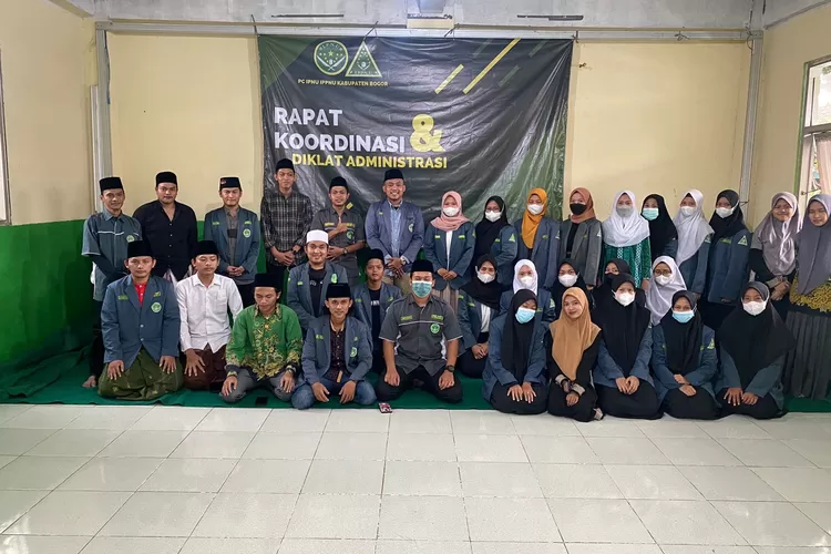 Foto bersama PC IPNU IPPNU Kabupaten Bogor dan Peserta Rapat Koordinasi dan Diklat Administrasi