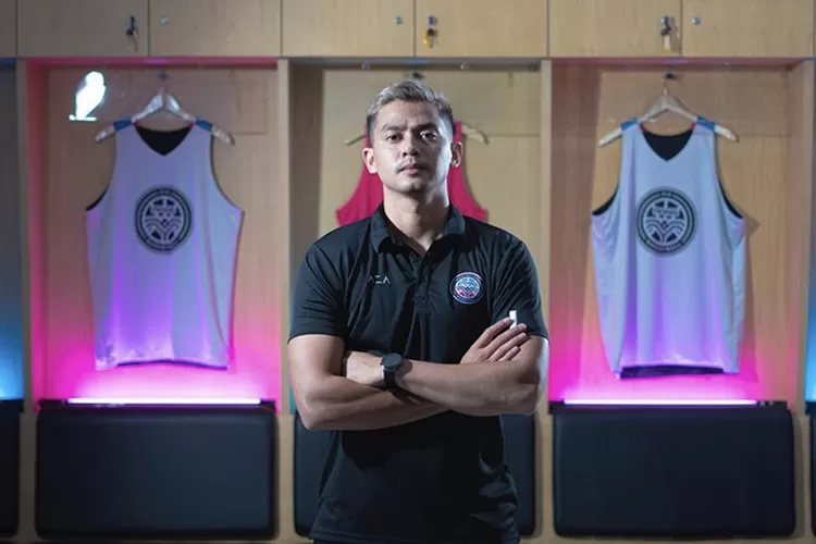 Nuke Tri Saputra saat diperkenalkan Rans PIK Basketball. (Foto: Instagram @nukesaputraal)