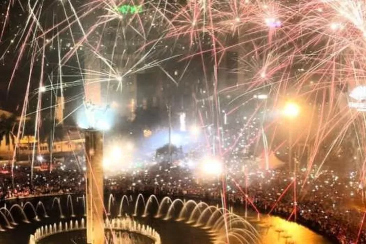 Ilustrasi pesta tahun baru dengan kembang api (Dok.Instagram.com)