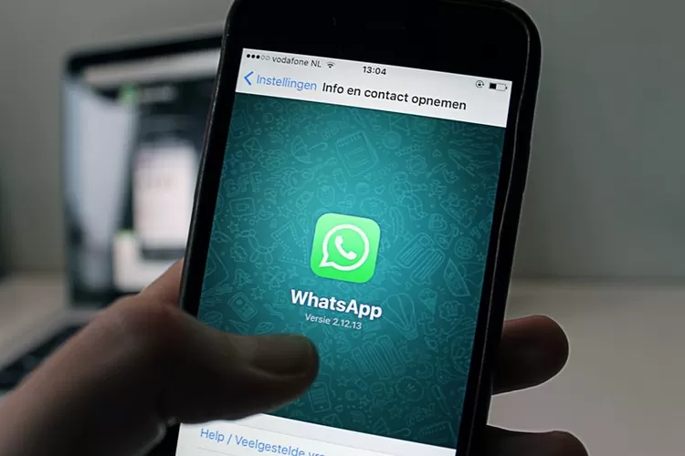 Fitur baru dari WhatsApp berupa pengamanan bagi chat yang telah di-backup dengan enkripsi end-to-end (Pexels/Anton)