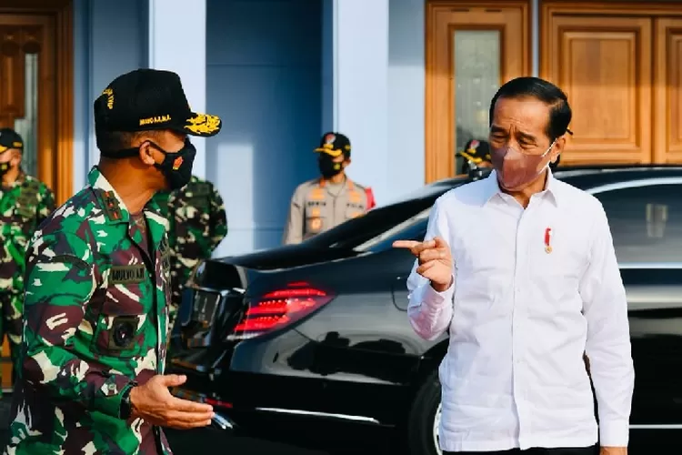 Presiden Joko Widodo Tengah Bersiap Memberi Bantuan Pada Masyarakat. (www.presidenri.com)