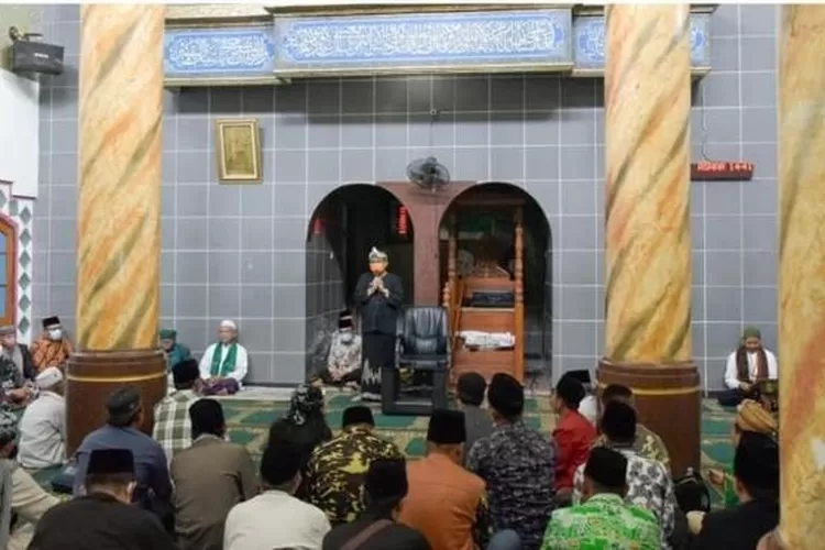Bupati Tasikmalaya, Ade Sugianto, Bermaulidan di Masjid Agung Karomah Safarwadi (Dok. diskominfo)