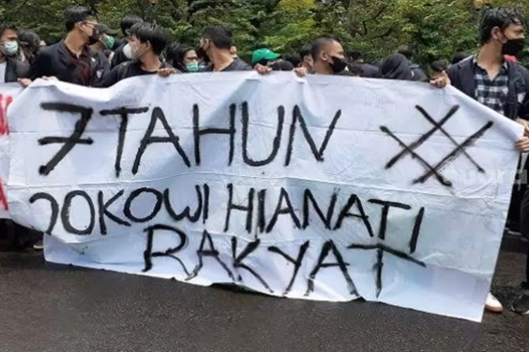 Total 700 Aparat Kawal Demo BEM SI Jelang Lengser Jokowi