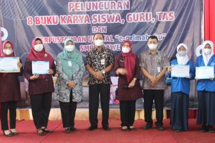 Puncak Fastival Literasi Prima, SMP N 1 Dawe Luncurkan 8 Buku, Endang: Tahun Depan Lebih Banyak Lagi - Kabarku