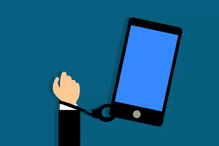 Ilustrasi kecanduan ponsel cenderung lebih risau dan gelisah (pixabay)