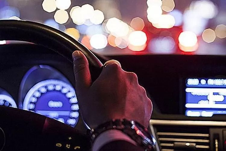 Hindari Kecelakaan, Begini Cara Nyetir Mobil SUV di Jalan Tol 