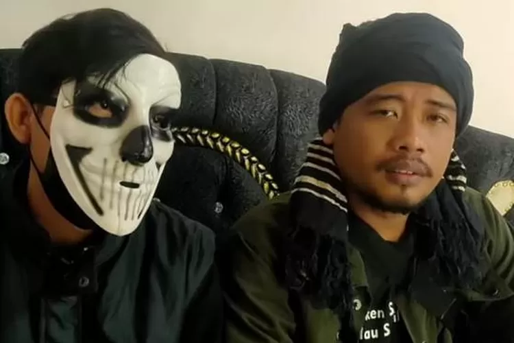 Gua Ki Soleh Pet dan Baks 888 meminta maaf usai membuat konten di lokasi kecelakaan Vanessa Angel.