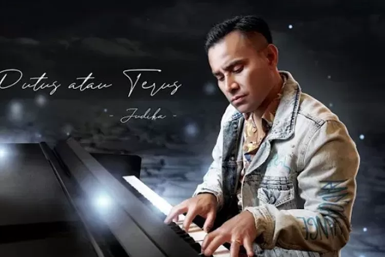 Lirik Lagu Putus atau Terus - Judika  Sihotang  lengkap dengan Chord gitar mudahnya  (Tangkap layar kanal Youtube Judika Entertainment.)