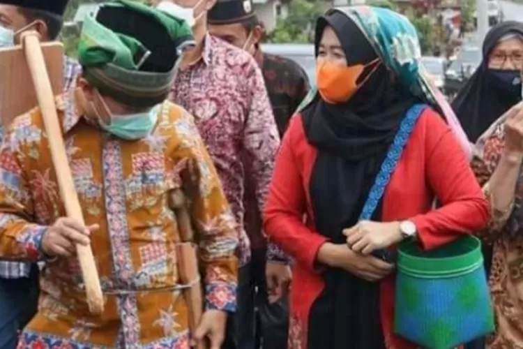 Gubernur Jambi Al Haris dan Istri Pulang Kampung (Dok.DiskominfoJambi)